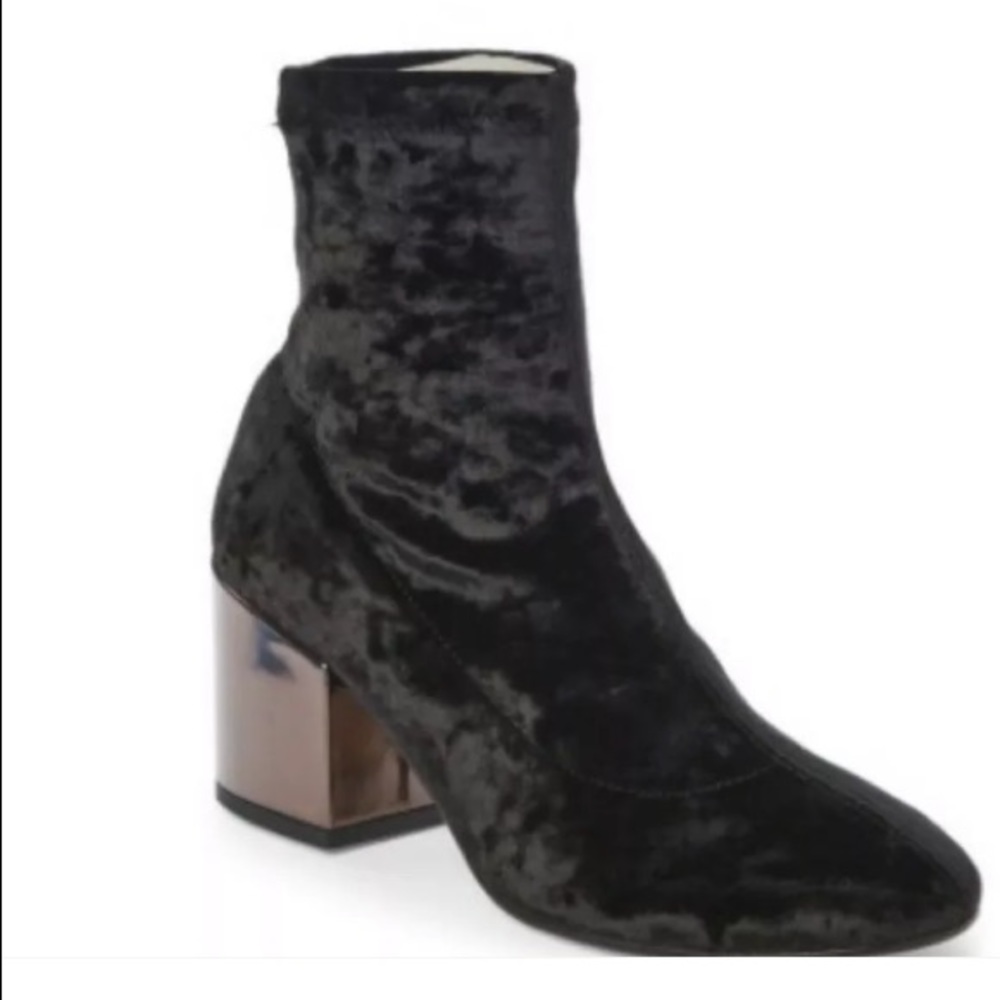 Velvet bootie nwb